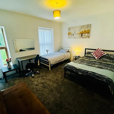 King Size Rooms In 4 Bedroom House Walkley Exterior photo