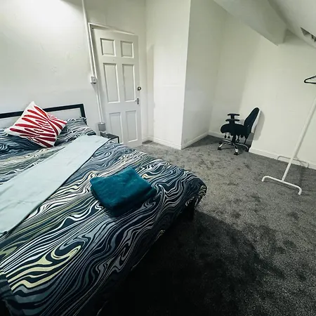 King Size Rooms In 4 Bedroom House Walkley Exterior photo