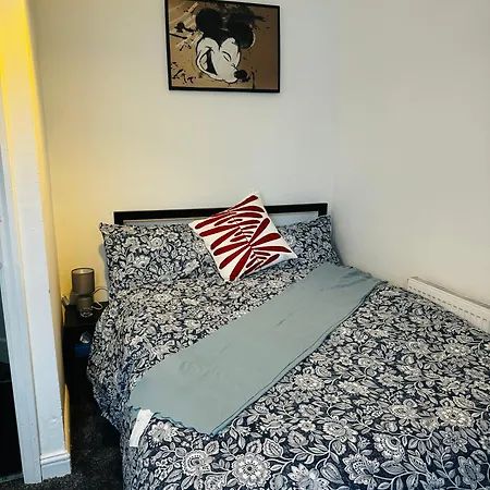 King Size Rooms In 4 Bedroom House Walkley Exterior photo