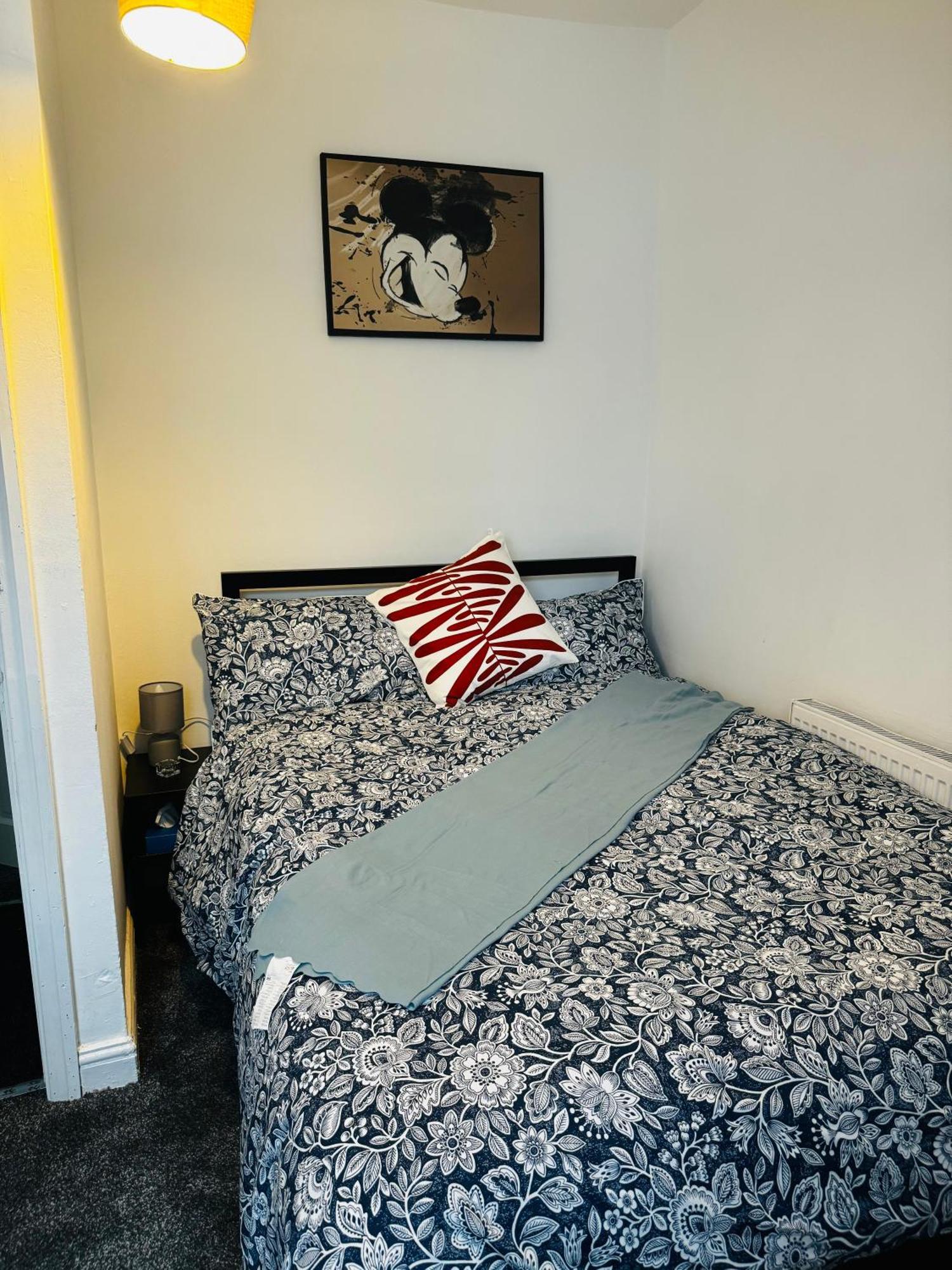 King Size In 4 Bedroom House Walkley