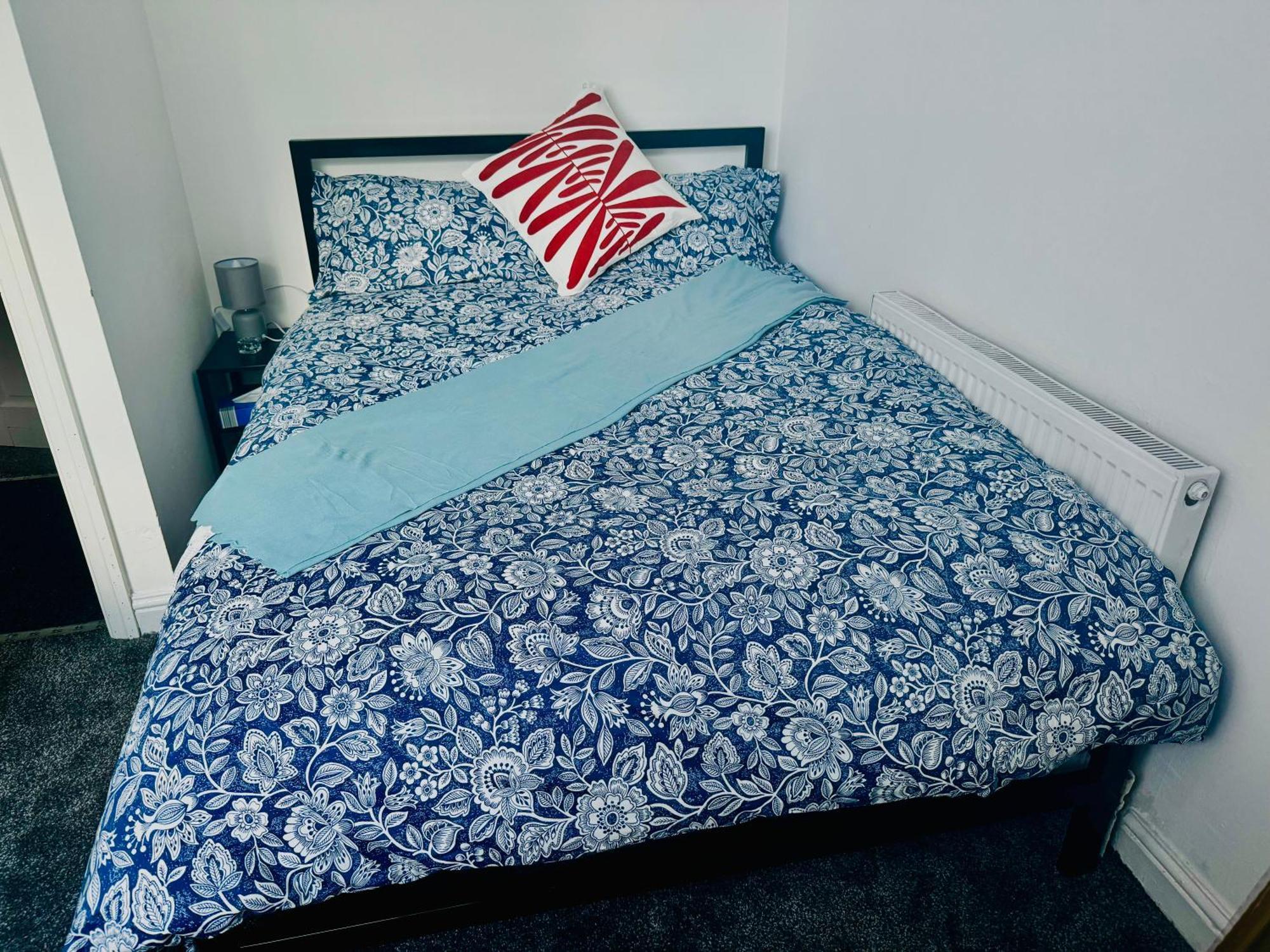 King Size In 4 Bedroom House Homestay