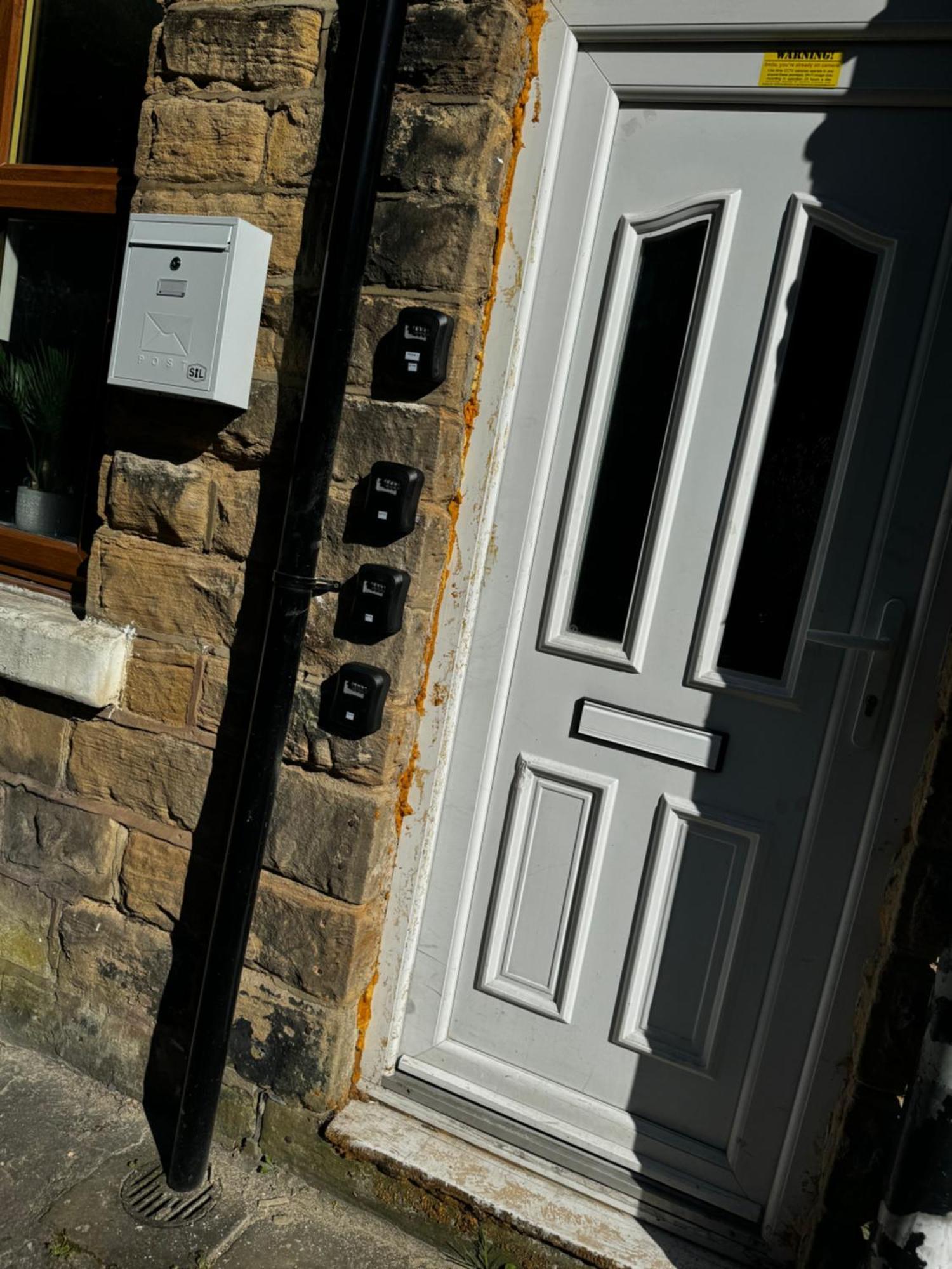 King Size In 4 Bedroom House Homestay Walkley