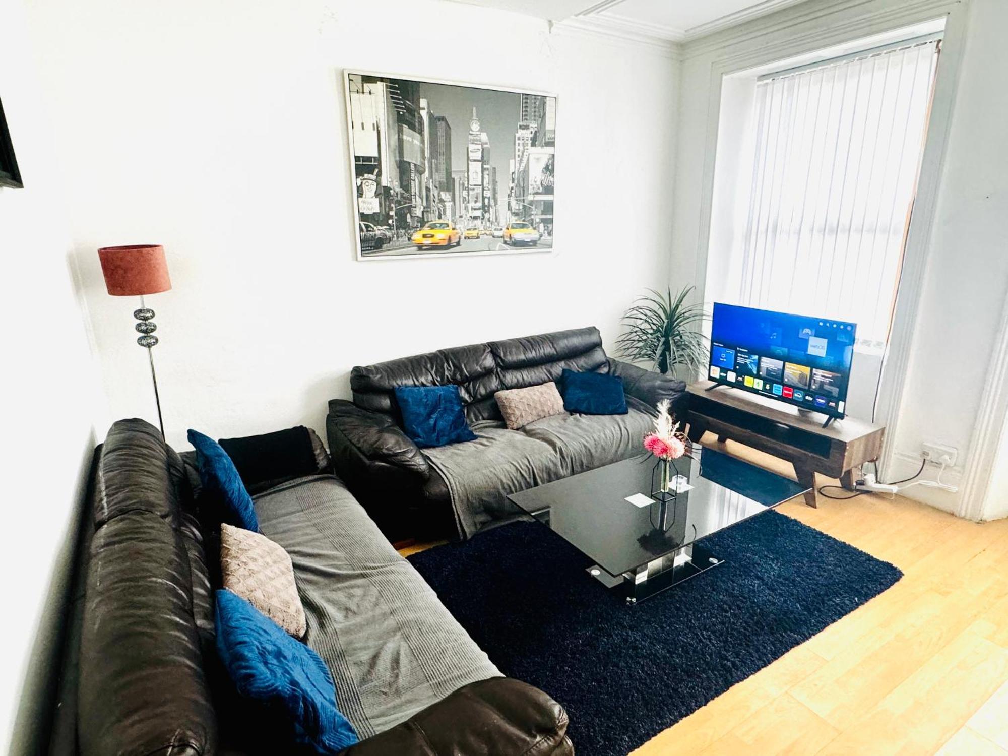 King Size In 4 Bedroom House Walkley